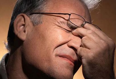 漸進(jìn)多焦老花鏡眼鏡好不好，解決老花近視請(qǐng)佩戴多焦老花鏡